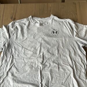 Under Armour Gray Short Sleeve Tee